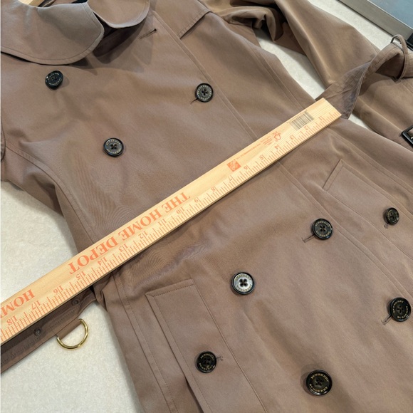 Burberry Tan Trench Coat - Picture 9 of 16